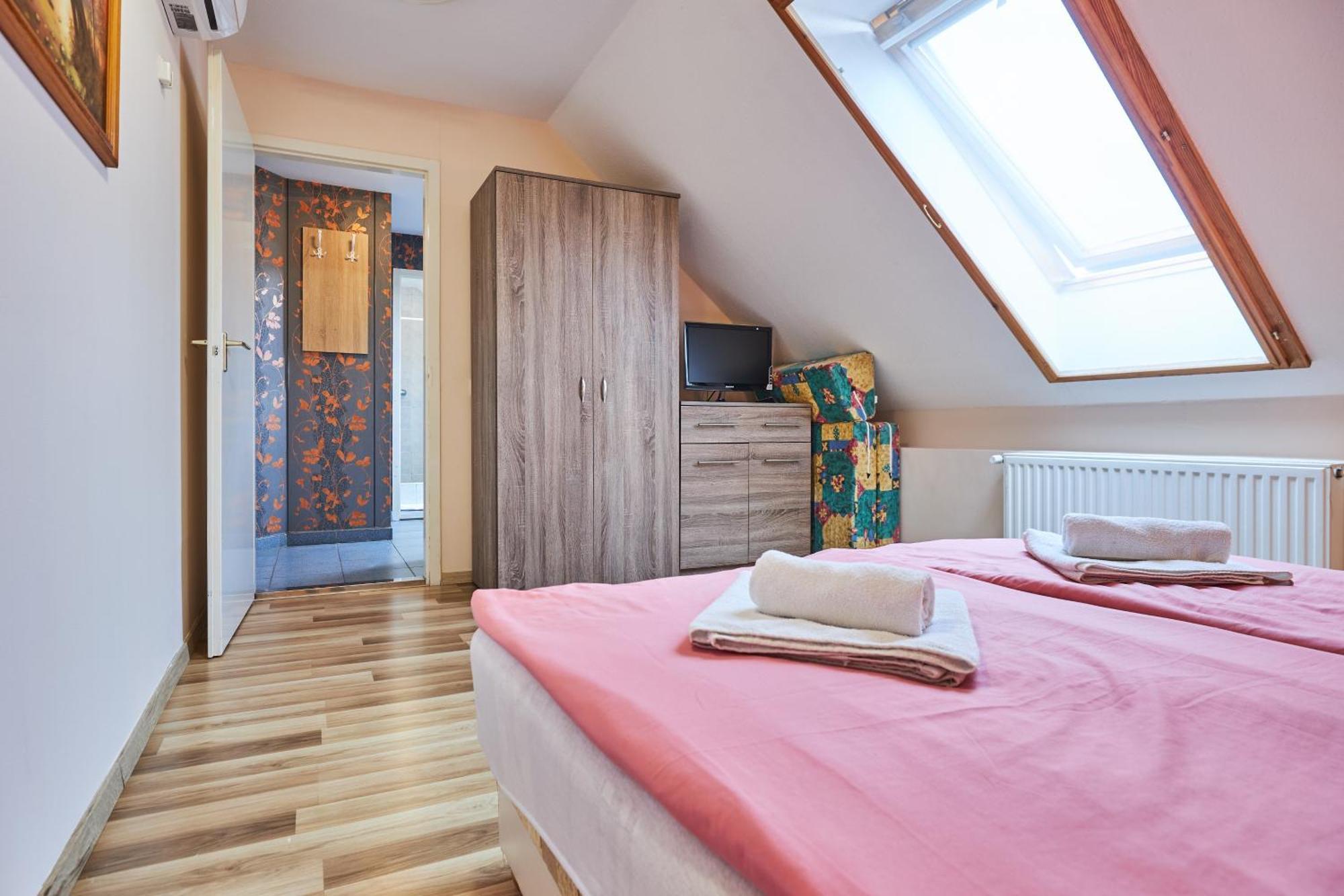 ADA Apartmanház Hajdúszoboszló Esterno foto