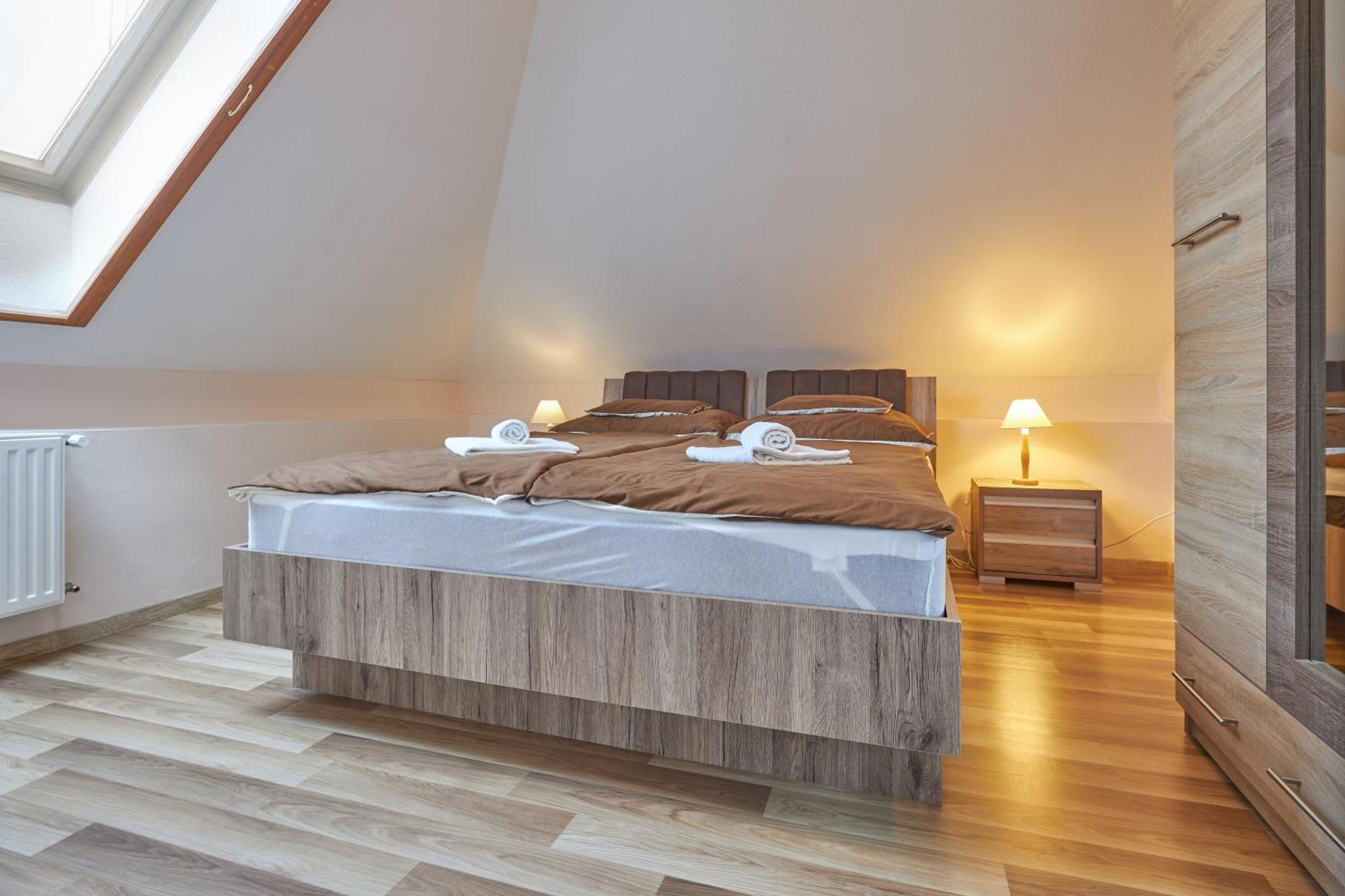 ADA Apartmanház Hajdúszoboszló Esterno foto