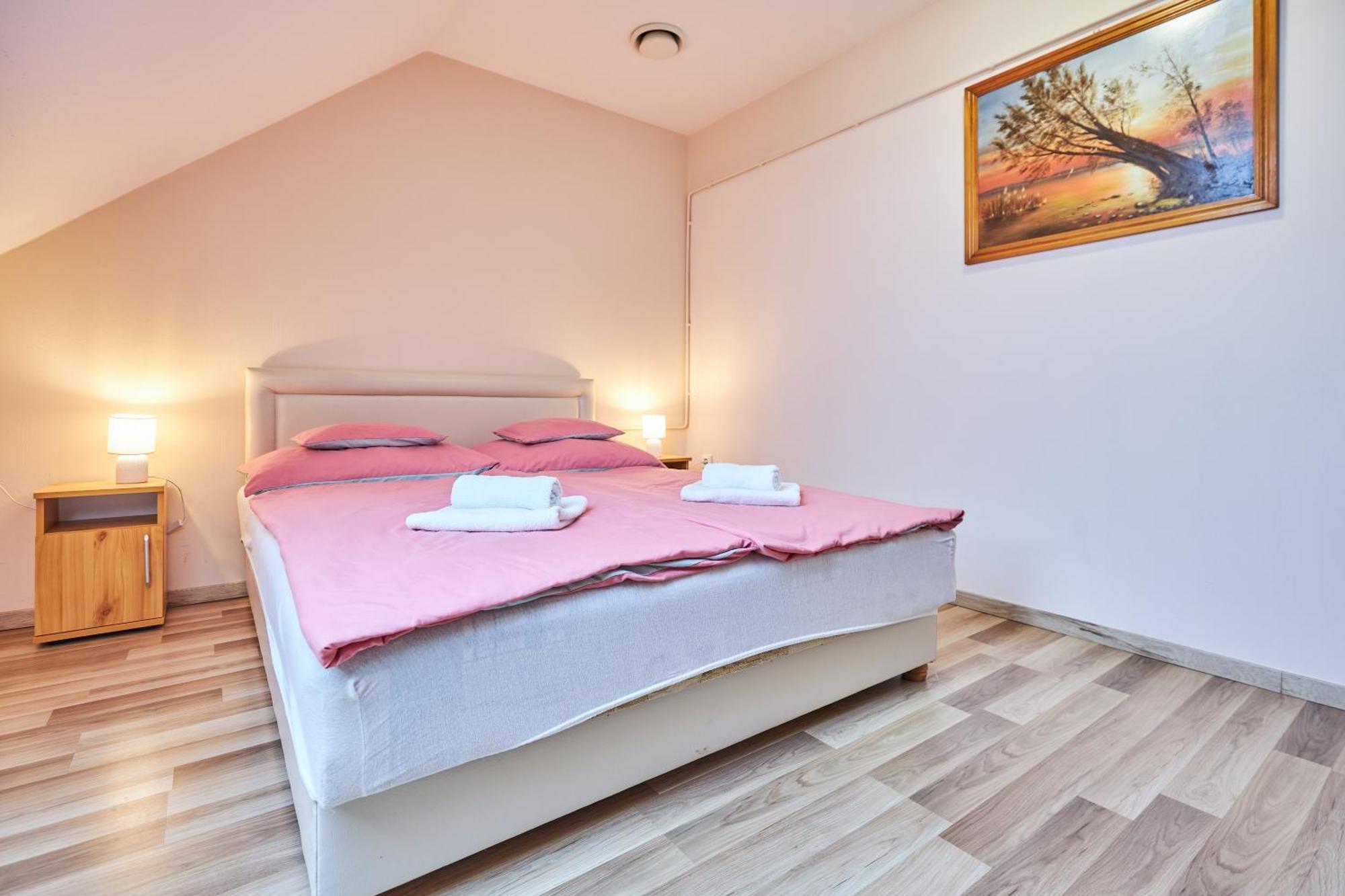 ADA Apartmanház Hajdúszoboszló Esterno foto
