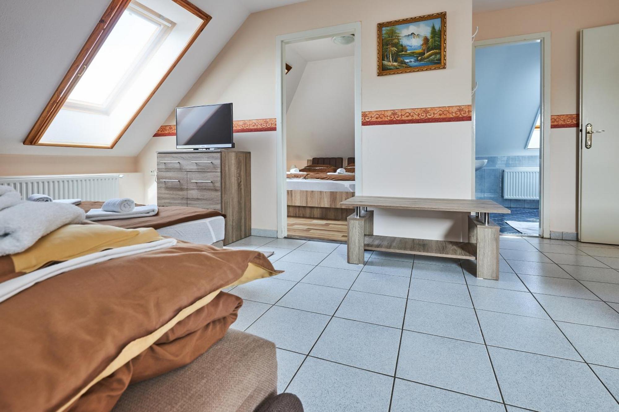 ADA Apartmanház Hajdúszoboszló Esterno foto