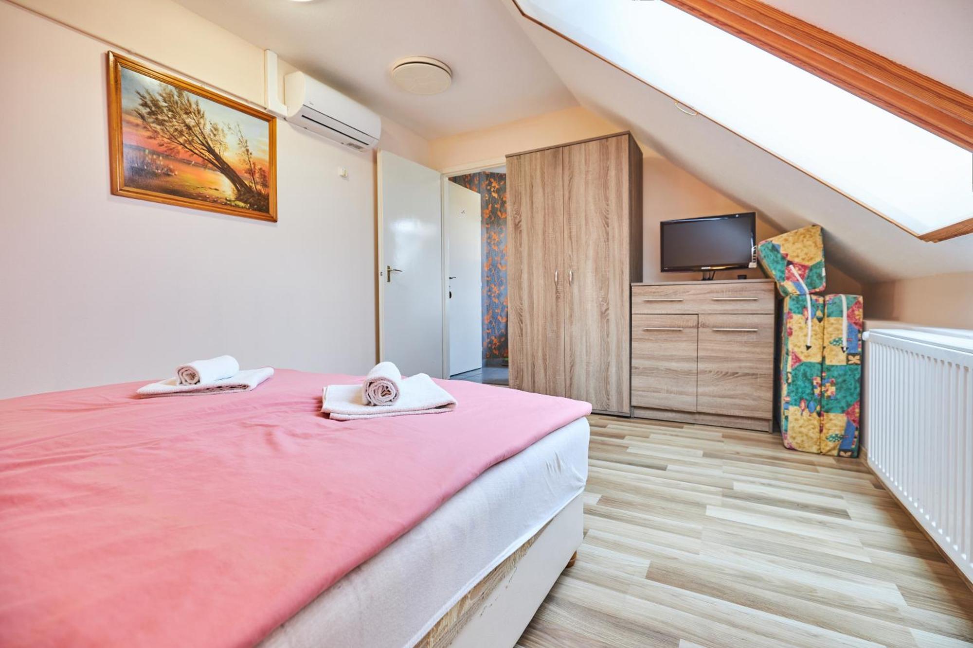 ADA Apartmanház Hajdúszoboszló Esterno foto