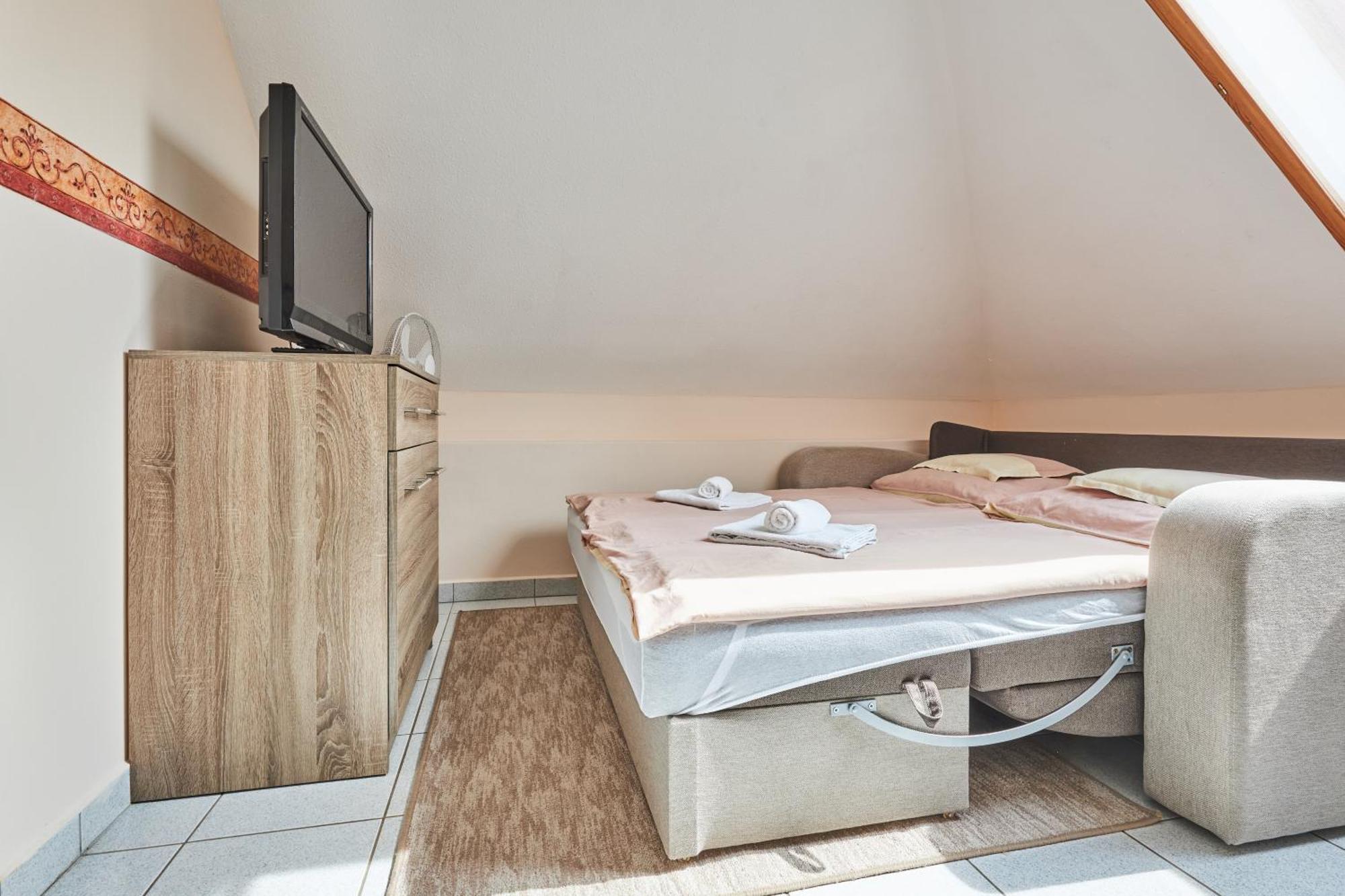 ADA Apartmanház Hajdúszoboszló Esterno foto