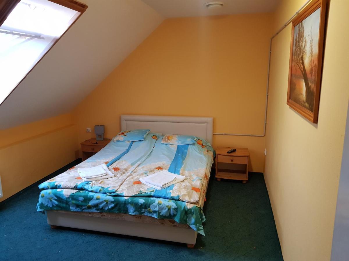 ADA Apartmanház Hajdúszoboszló Esterno foto